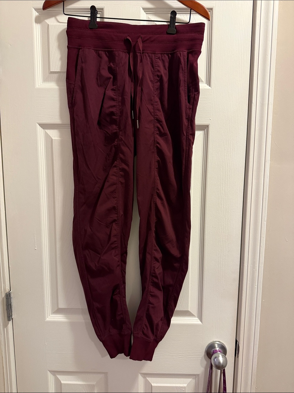 lululemon athletica Women’s Dance Studio Maroon Jogger Pants 6 EUC